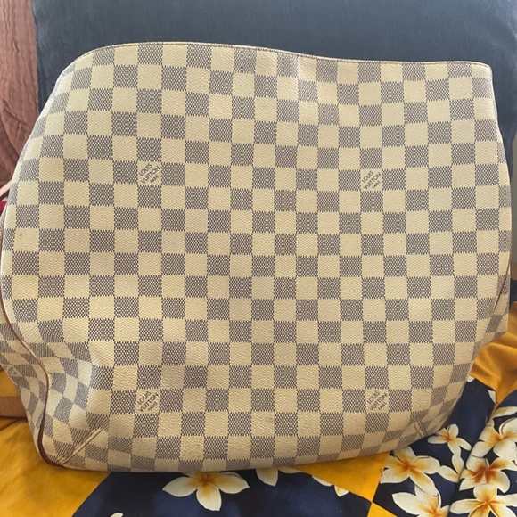 Authentic Louis Vuitton Soffi Hobo Bag - Picture 2 of 13
